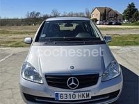Usado Mercedes A180 Style 109 CV (80 kW) 2012 Gris / plata Berlina