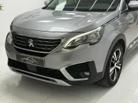 Usado Peugeot 5008 Allure 130 CV (95 kW) 2018 Gris SUV