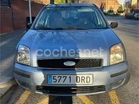 Usado Ford Fusion 100 CV (73 kW) 2005 Gris / plata Berlina