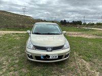 Usado Nissan Tiida Acenta 126 CV (92 kW) 2009 Beige Berlina