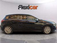 Usado Mercedes A180 AMG line 109 CV (80 kW) 2017 Negro Utilitario