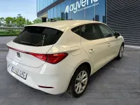 Usado Seat Leon Style 116 CV (85 kW) 2021 Blanco Utilitario