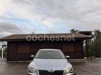 Usado Skoda Superb Ambition 150 CV (110 kW) 2015 Gris / plata Berlina