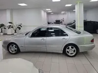 Usado Mercedes E240 Elegance 170 CV (125 kW) 1999 Berlina