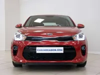 Usado Kia Rio 84 CV (61 kW) 2018 Rojo Utilitario