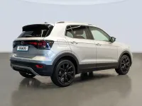 Usado VW T-Cross Sportline 110 CV (80 kW) 2022 Gris plata SUV
