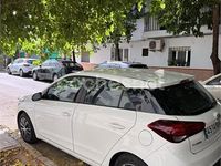 Usado Hyundai i20 75 CV (55 kW) 2018 Blanco Berlina