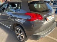 Usado Peugeot 2008 Allure 120 CV (88 kW) 2015 Gris / plata SUV