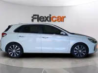 Usado Hyundai i30 120 HP (88 kW) 2018 Branco Sedan
