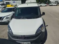 Usado Fiat Doblò 95 CV (69 kW) 2021 Blanco Monovolumen
