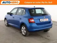 Usado Skoda Fabia Ambition 75 CV (55 kW) 2018 Azul Berlina