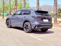 Usado VW Tiguan R-line 150 CV (110 kW) 2025 Gris / plata SUV