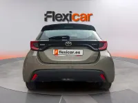 Usado Toyota Yaris Hybrid Active 116 CV (85 kW) 2025 Marrón Berlina
