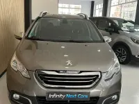 Usado Peugeot 2008 Allure 100 CV (73 kW) 2015 Gris / plata SUV