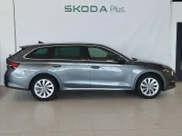 Usado Skoda Octavia Selection 150 CV (110 kW) 2025 Gris Familiar