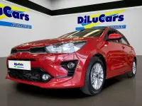 Usado Kia Rio 100 CV (73 kW) 2023 Granate Berlina
