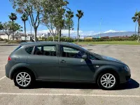 Usado Seat Leon Style 105 CV (77 kW) 2011 Gris / plata Utilitario