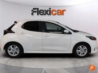 Usado Toyota Yaris Hybrid Business Edition 116 CV (85 kW) 2022 Blanco Berlina