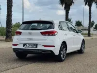 Usado Hyundai i30 110 CV (80 kW) 2021 Blanco Utilitario
