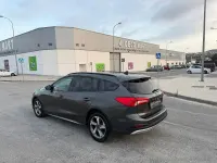 Usado Ford Focus Active X 120 CV (88 kW) 2020 Gris / plata Familiar