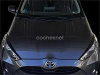 Usado Toyota Yaris Hybrid Active 116 CV (85 kW) 2021 Gris / plata Berlina