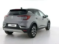 Usado Renault Captur Techno 90 CV (66 kW) 2024 Gris SUV