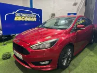 Begagnad Ford Focus ST-Line 125 HK (91 kW) 2016 Röd Sedan