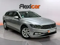 Usado VW Passat 150 CV (110 kW) 2022 Gris Familiar