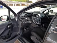 Usado Peugeot 208 Allure 100 CV (73 kW) 2016 Gris / plata Utilitario