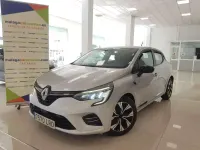 Usado Renault Clio LIMITED 91 CV (66 kW) 2021 Plateado Utilitario