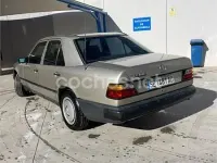 Usado Mercedes 200 132 CV (97 kW) 1988 Beige Berlina
