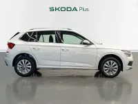 Usado Skoda Kamiq Ambition 110 CV (80 kW) 2021 Blanco SUV