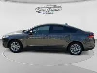 Usado Ford Mondeo Titanium 187 CV (137 kW) 2021 Gris / plata Berlina