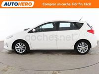 Usado Toyota Auris Active 90 CV (66 kW) 2015 Blanco Berlina
