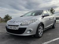 Usado Renault Mégane GrandTour Business 90 CV (66 kW) 2011 Gris / plata Familiar