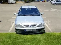 Usado Renault Mégane Privilege 110 CV (80 kW) 2001 Gris / plata Berlina