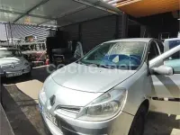 Usado Renault Clio II Dynamique 85 CV (62 kW) 2006 Gris / plata Berlina