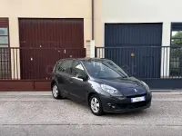 Usado Renault Scénic III Authentique 95 CV (69 kW) 2012 Gris / plata Monovolumen