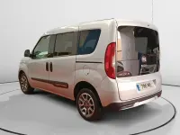 Usado Fiat Doblò Trekking 120 CV (88 kW) 2022 Gris Monovolumen