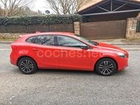 Usado Volvo V40 Momentum 150 CV (110 kW) 2017 Rojo Familiar