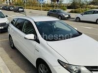 Usado Toyota Auris Hybrid Advance 136 CV (100 kW) 2014 Blanco Familiar