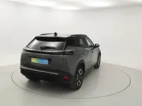 Usado Peugeot e-2008 Allure 114 kW (156 CV) 2023 Gris SUV