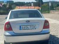 Usado Ford Focus Ghia 115 CV (84 kW) 2006 Gris / plata Berlina