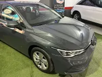 Usado VW Golf VIII Life 110 CV (80 kW) 2022 Gris / plata Berlina