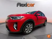 Usado Kia Stonic 100 CV (73 kW) 2024 Rojo SUV