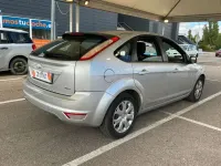 Usado Ford Focus Trend 90 CV (66 kW) 2008 Gris Utilitario