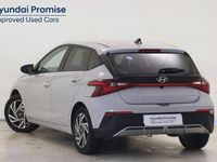 Usado Hyundai i20 100 CV (73 kW) 2025 Gris/plata Utilitario