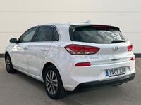 Usado Hyundai i30 120 CV (88 kW) 2019 Blanco Berlina