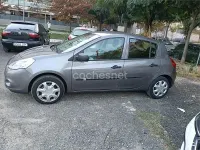 Usado Renault Clio IV 75 CV (55 kW) 2012 Gris / plata Berlina