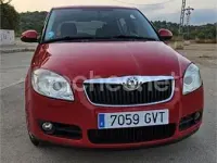 Usado Skoda Fabia 60 CV (44 kW) 2010 Rojo Berlina